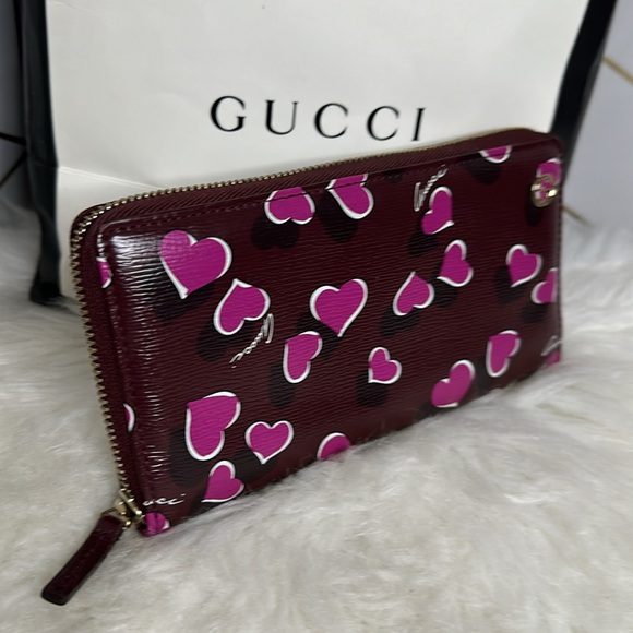 💯Authentic Gucci Heart Prints Long Wallet 🍀 - Picture 9 of 12